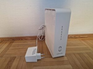 Technicolor CGA2121 DOCSIS 3.0 cable modem router with VoIP 802.11n/ac dual-band (300 Mbps per band) Broadcom BCM3384ZU (1.5GHz dual-core) / 256MB RAM / 128MB flash